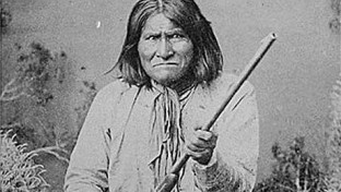 Megszületett Geronimo