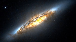 Színpompás lencsealakú galaxist fedeztek fel