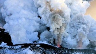 Négy robbanó vulkán 360 fokos panorámavideón