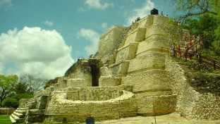 Ledózeroltak egy 2300 éves maja piramist