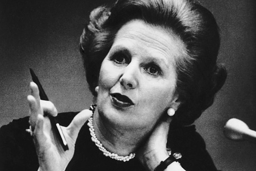 Nagy-Britanniában ezzel szemben a Thatcher kormány népszerűsége csúcsokat <b>...</b> - Margaret-Tacher